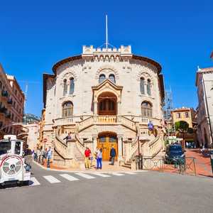 Visit Monaco from a Hop-On Hop-Off sightseeing bus – Explore landmarks and attractions in 2026 Hop on the open-top bus in Monaco, Monaco – Discover top attractions, monuments, and hidden gems with a hop-on hop-off tour in 2026