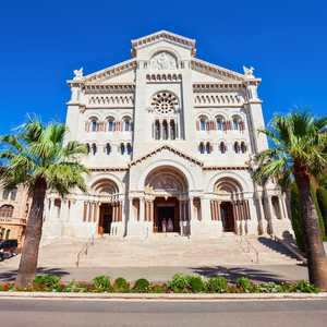 Discover Monaco with hop-on hop-off bus tours – Tailored sightseeing in 2026 Explore Monaco at your own speed with hop-on hop-off bus tours – Panoramic views, audio guides, and unlimited stops in 2026
